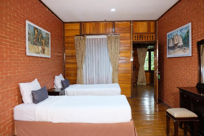 Jambuluwuk Convention Hall Resort Batu - Oda