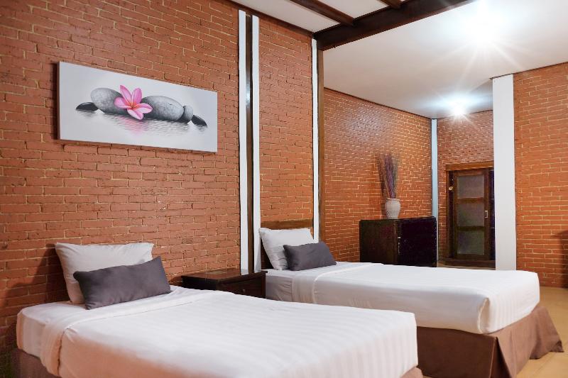 Jambuluwuk Convention Hall Resort Batu - Oda