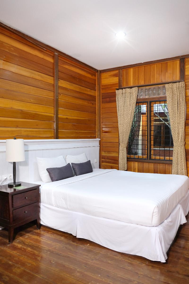 Jambuluwuk Convention Hall Resort Batu - Oda