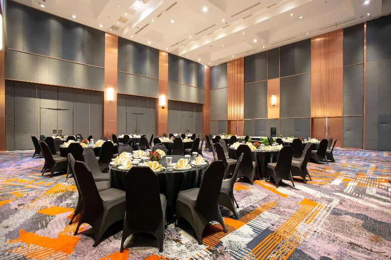 HARRIS Hotel & Conventions Gubeng Surabaya - Toplantı