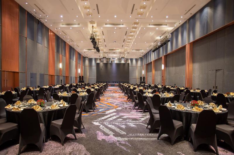 HARRIS Hotel & Conventions Gubeng Surabaya - Toplantı