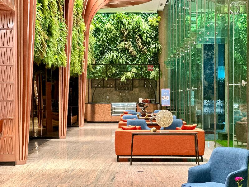 HARRIS Hotel & Conventions Gubeng Surabaya - Genel