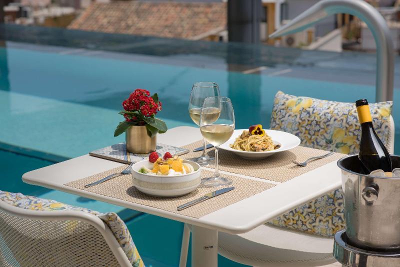 NH Collection Taormina - Havuz