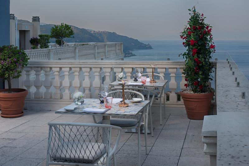 NH Collection Taormina - Teras