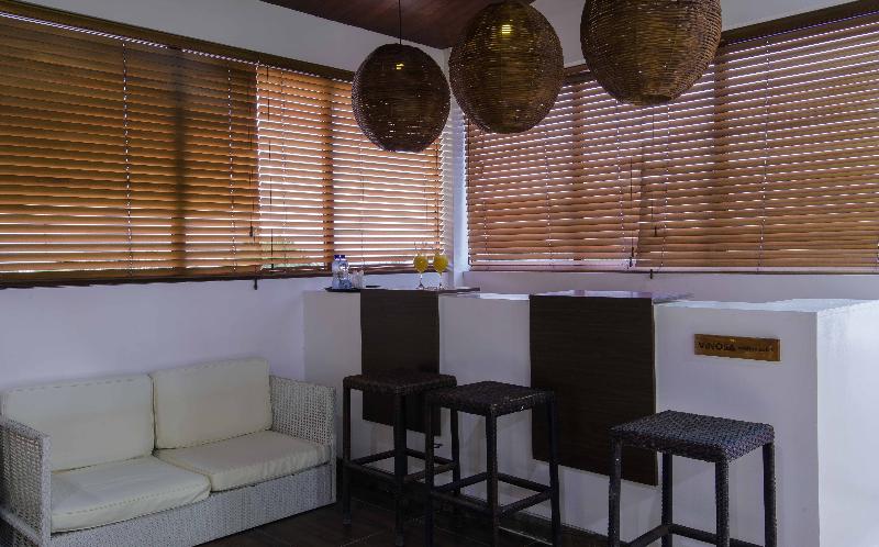 Beachwood Hotel and Spa at Maafushi - Bar