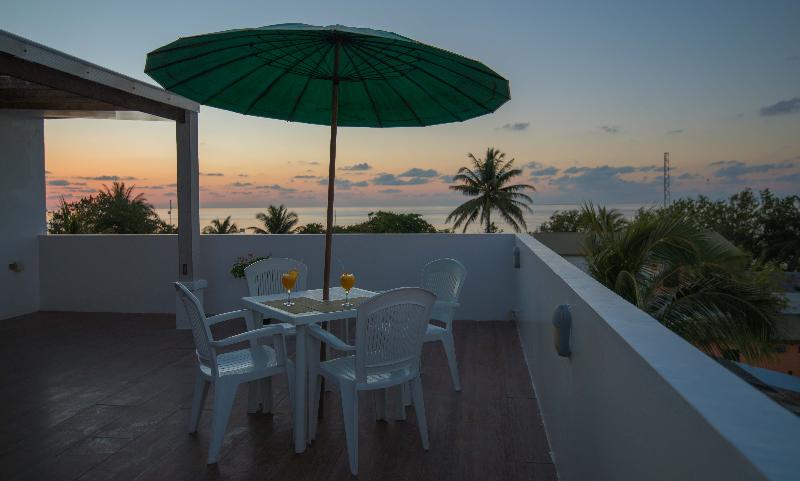 Beachwood Hotel and Spa at Maafushi - Teras