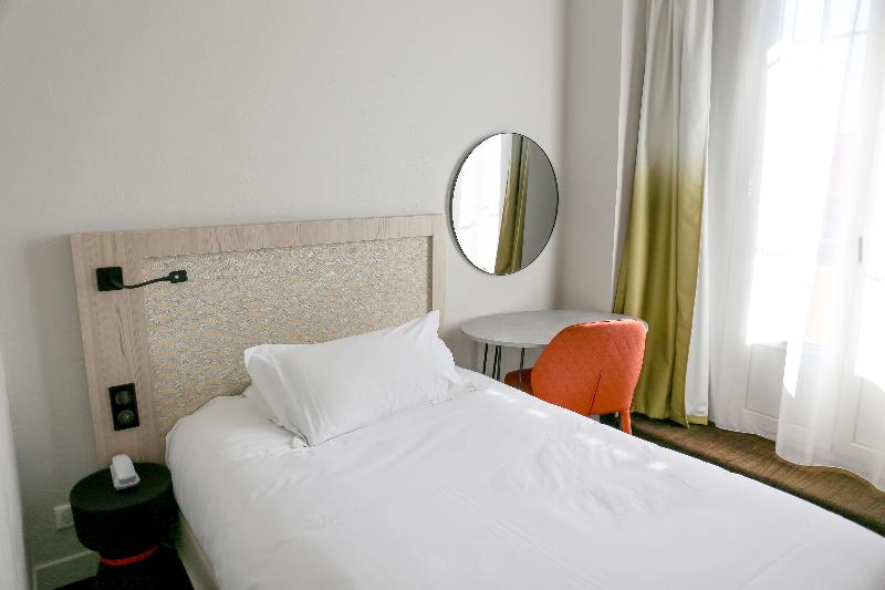 Hotel Vendome - Oda