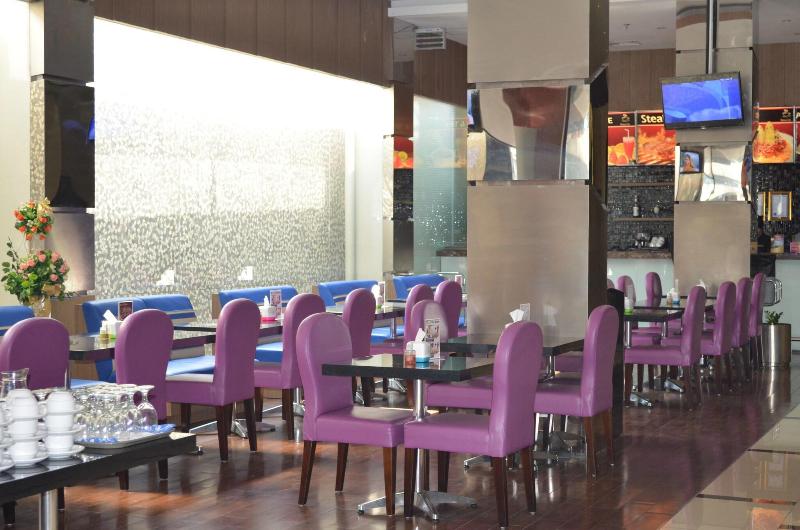 Nite & Day Hotel Jakarta Bandengan - Bar