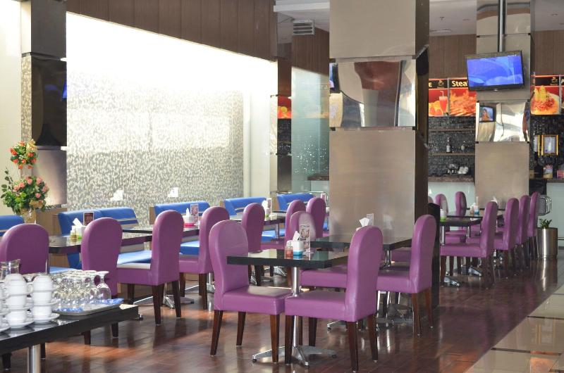 Nite & Day Hotel Jakarta Bandengan - Bar