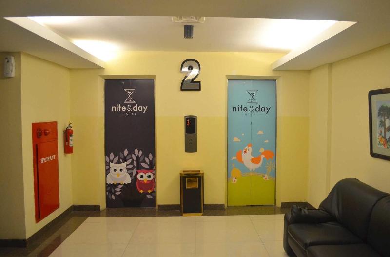Nite & Day Hotel Jakarta Bandengan - Genel