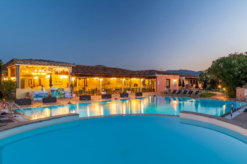 Li Suari Club Village - Havuz