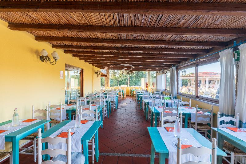 Li Suari Club Village - Restoran