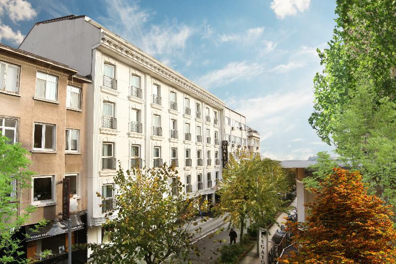 Halifaks Hotel - Genel