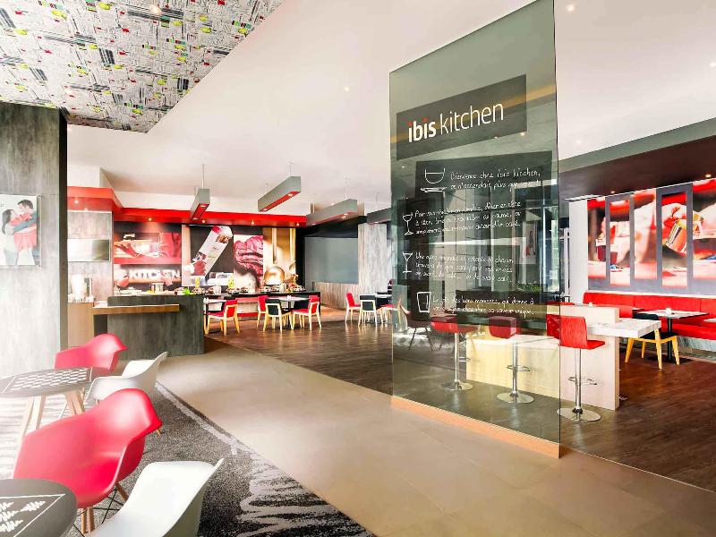 Ibis Makassar City Center - Bar