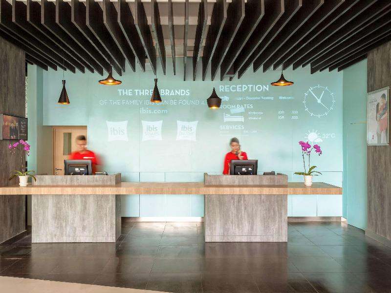 Ibis Makassar City Center - Lobi