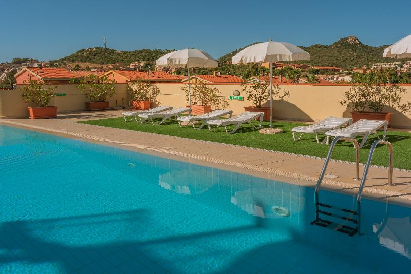 Residence Le Fontane - Havuz