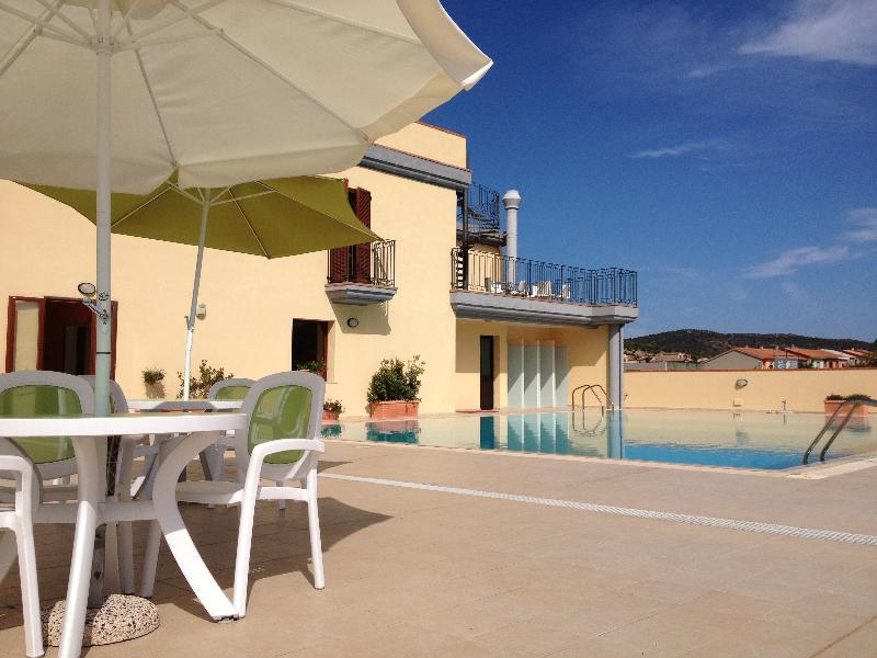 Residence Le Fontane - Havuz