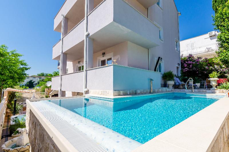 Apartments Aura - Genel