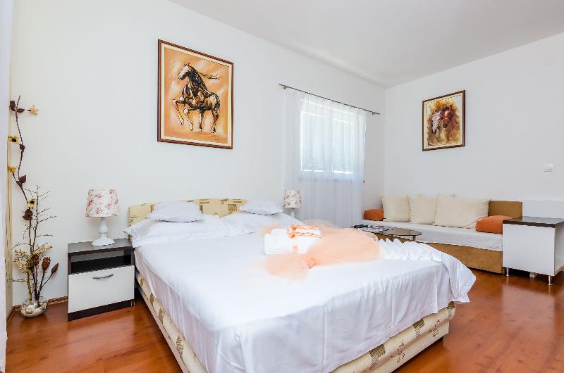 Apartments Aura - Oda
