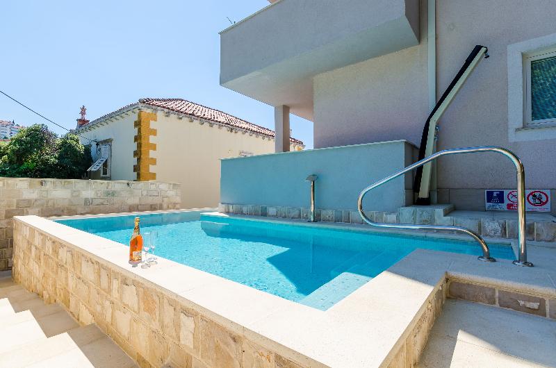 Apartments Aura - Havuz