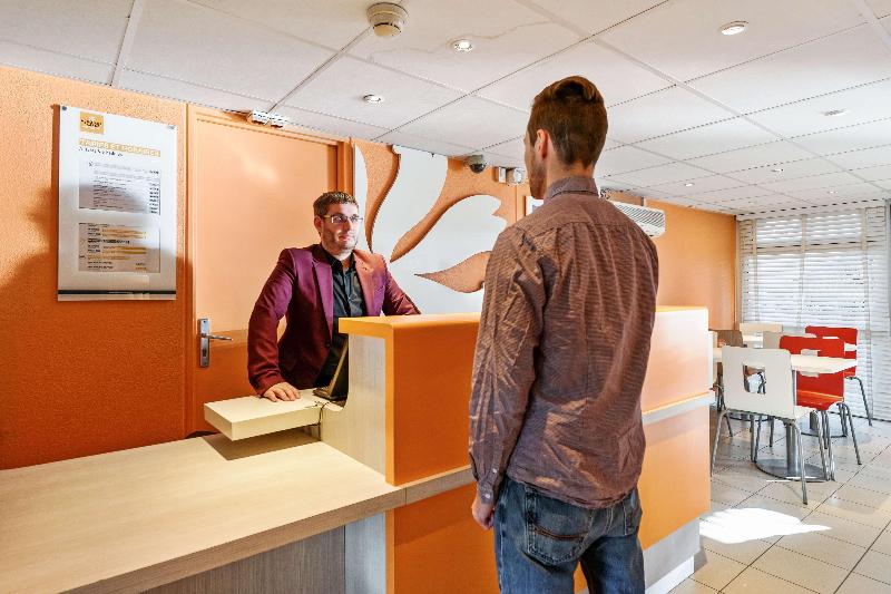 Premiere Classe La Roche Sur Yon - Lobi