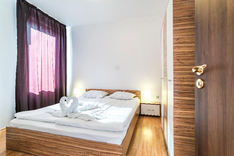 Persey Admiral Plaza Apartments - Oda