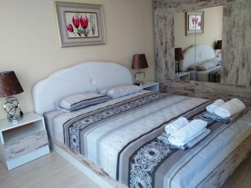 Persey Admiral Plaza Apartments - Oda