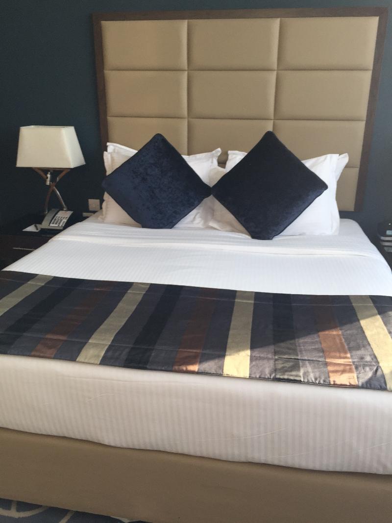 Ramada Hotel Abu Dhabi Corniche - Oda