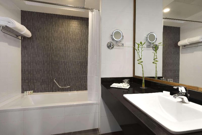 Ramada Hotel Abu Dhabi Corniche - Oda