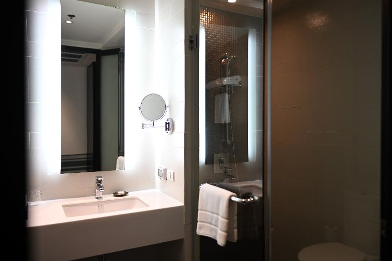 Movenpick Hotel Sukhumvit 15 Bangkok - Oda