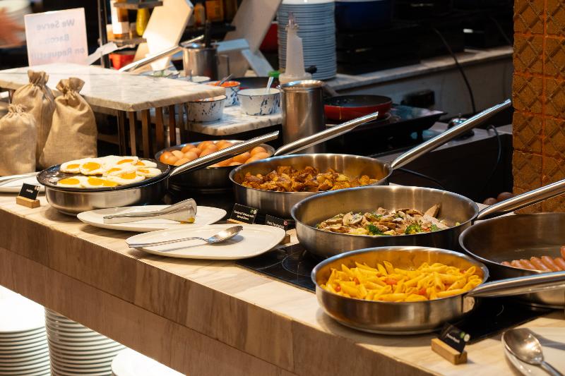 Movenpick Hotel Sukhumvit 15 Bangkok - Restoran