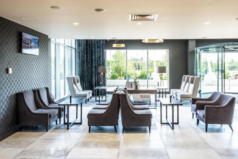 Hilton Southampton - Utilita Bowl - Lobi