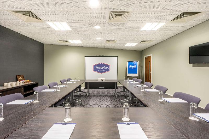 Hampton by Hilton Sheffield - Genel