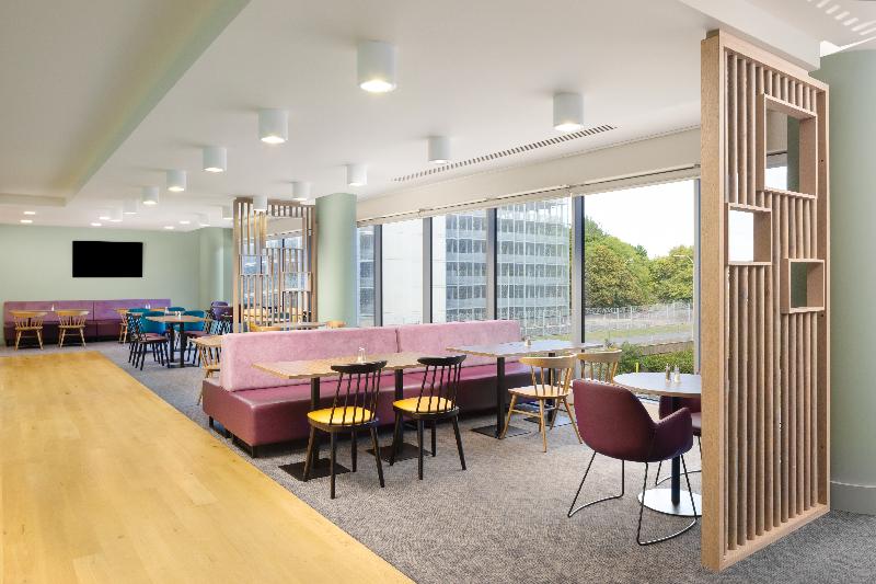 Hampton By Hilton Gatwick North - Restoran