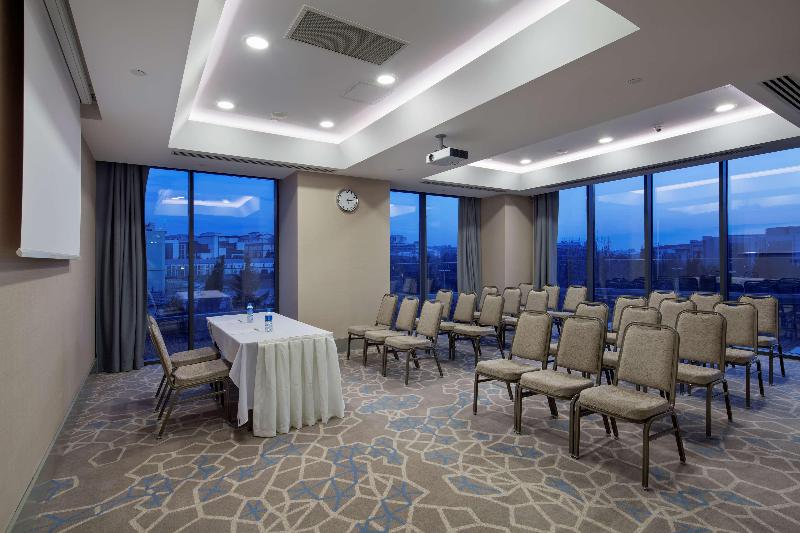 Hilton Garden Inn Istanbul Ataturk Airport - Genel