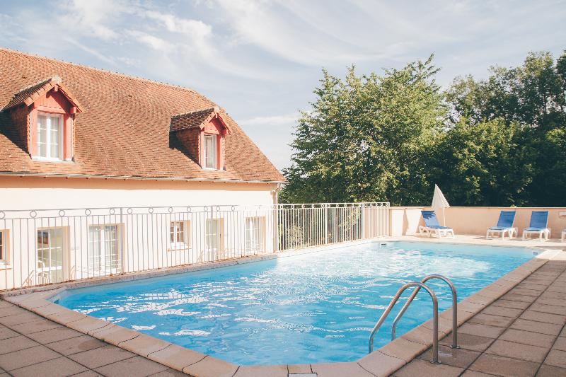 Appart Hotel La Roche Posay - Terres de France - Havuz