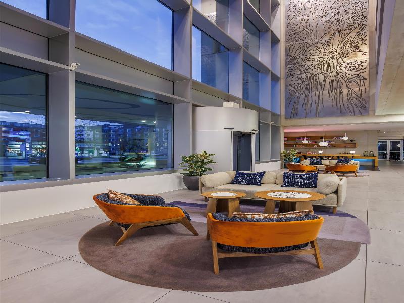 art'otel cologne powered by Radisson Hotels - Lobi