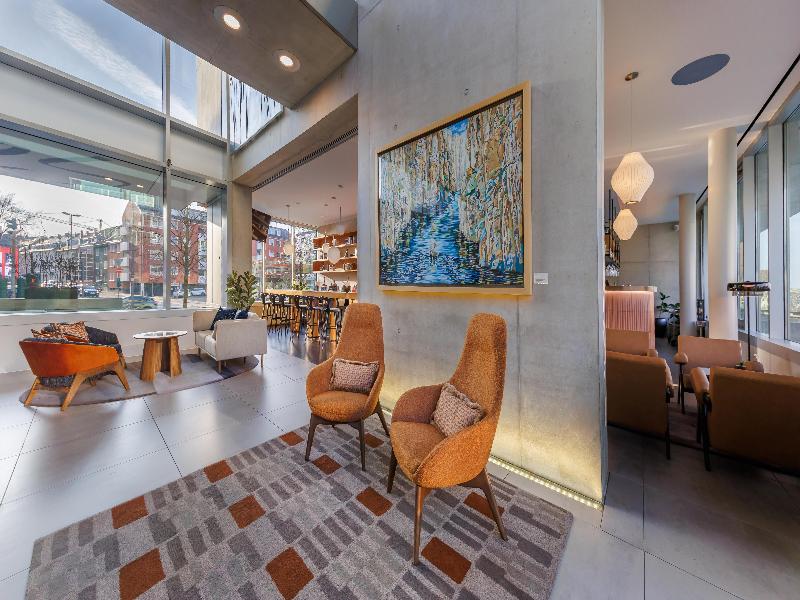 art'otel cologne powered by Radisson Hotels - Lobi