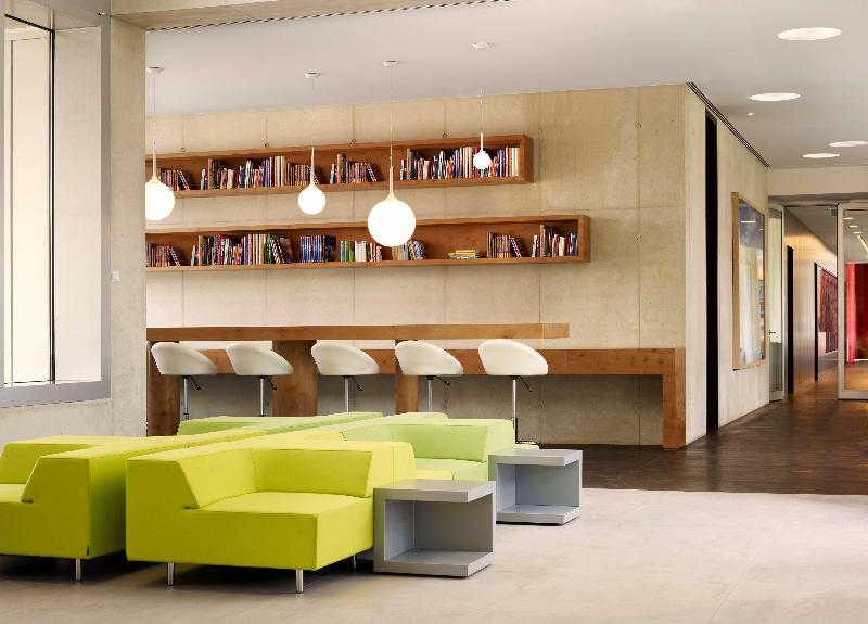 art'otel cologne powered by Radisson Hotels - Lobi