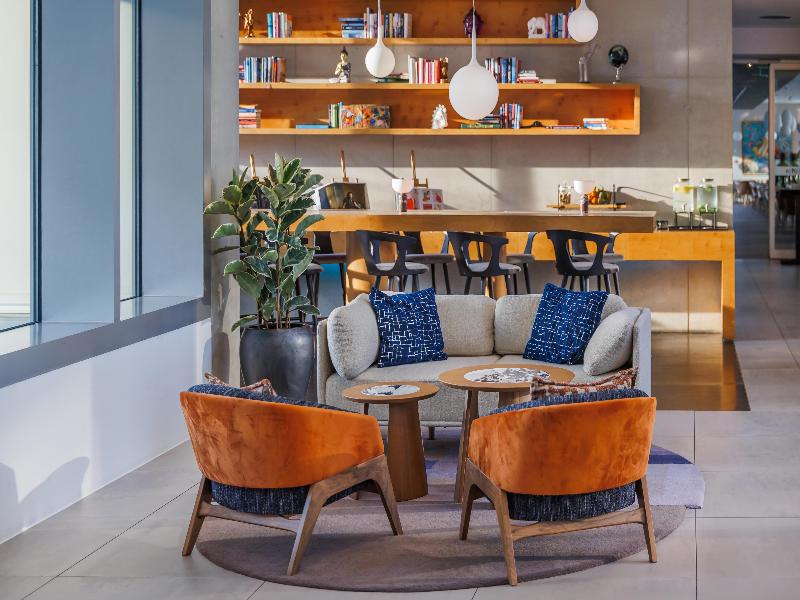 art'otel cologne powered by Radisson Hotels - Lobi
