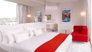art'otel cologne powered by Radisson Hotels fotoÄŸrafÄ±