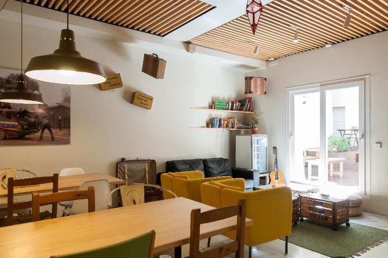 The Nomad Hostel - Lobi