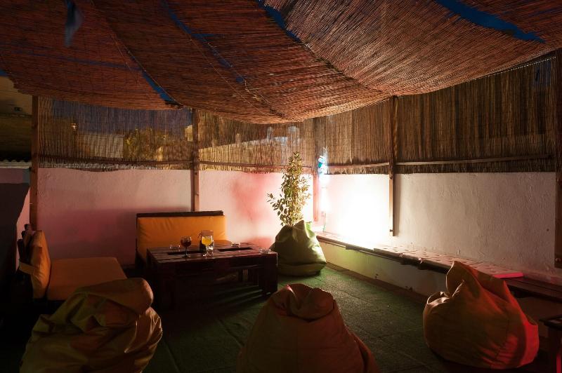 The Nomad Hostel - Teras