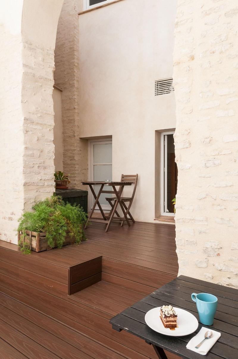 The Nomad Hostel - Teras