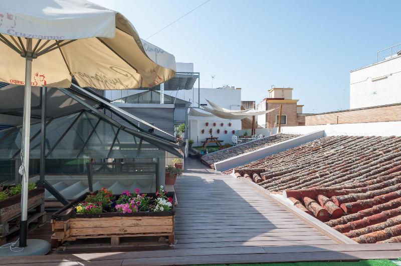 The Nomad Hostel - Teras