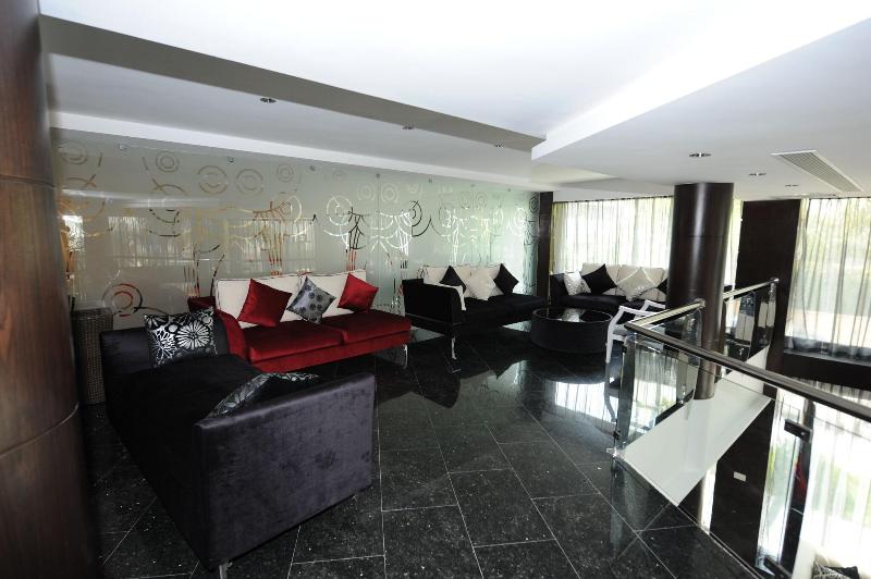 Rive Hotel - Lobi