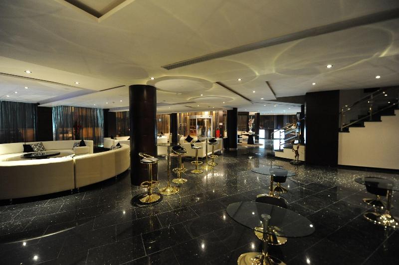 Rive Hotel - Lobi