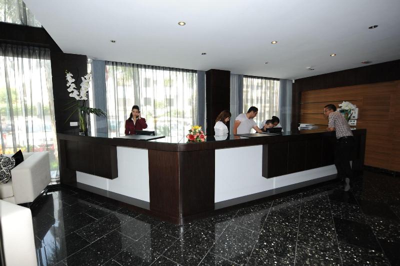 Rive Hotel - Lobi