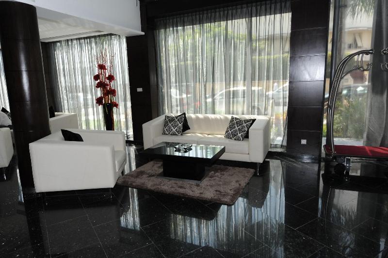 Rive Hotel - Lobi