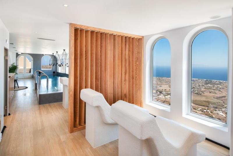 Skyfall Suites - Genel